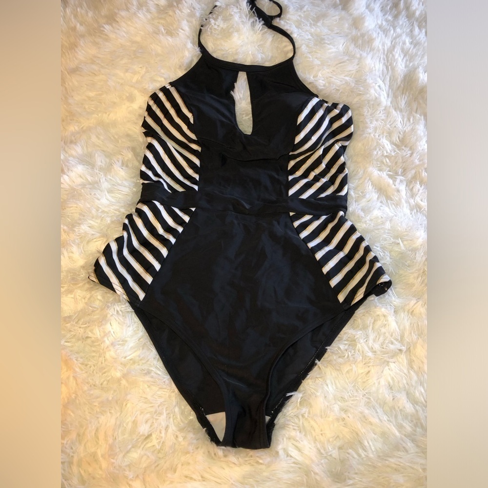 Black and White Striped Swimsuit - Picture 15 of 16